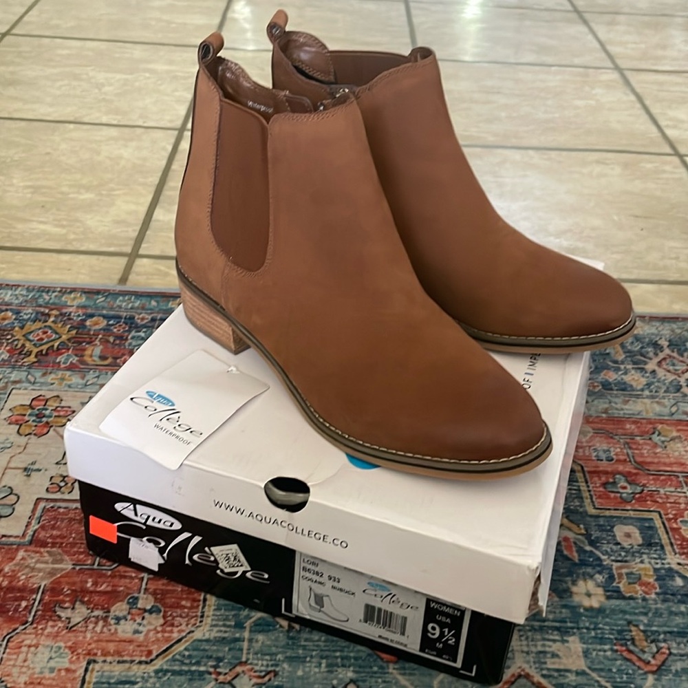 NWT waterproof brown leather ankle boots